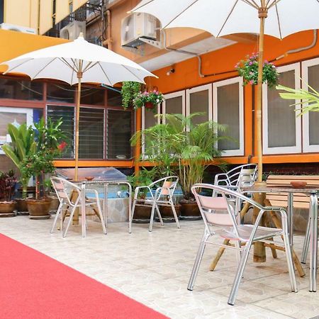 Nakornping Hotel Bangkok Bagian luar foto