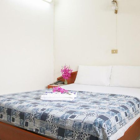 Nakornping Hotel Bangkok Bagian luar foto