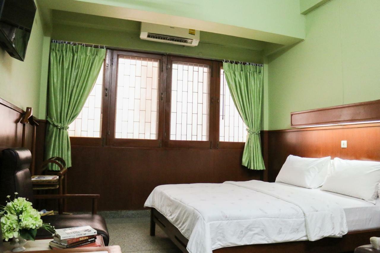 Nakornping Hotel Bangkok Bagian luar foto