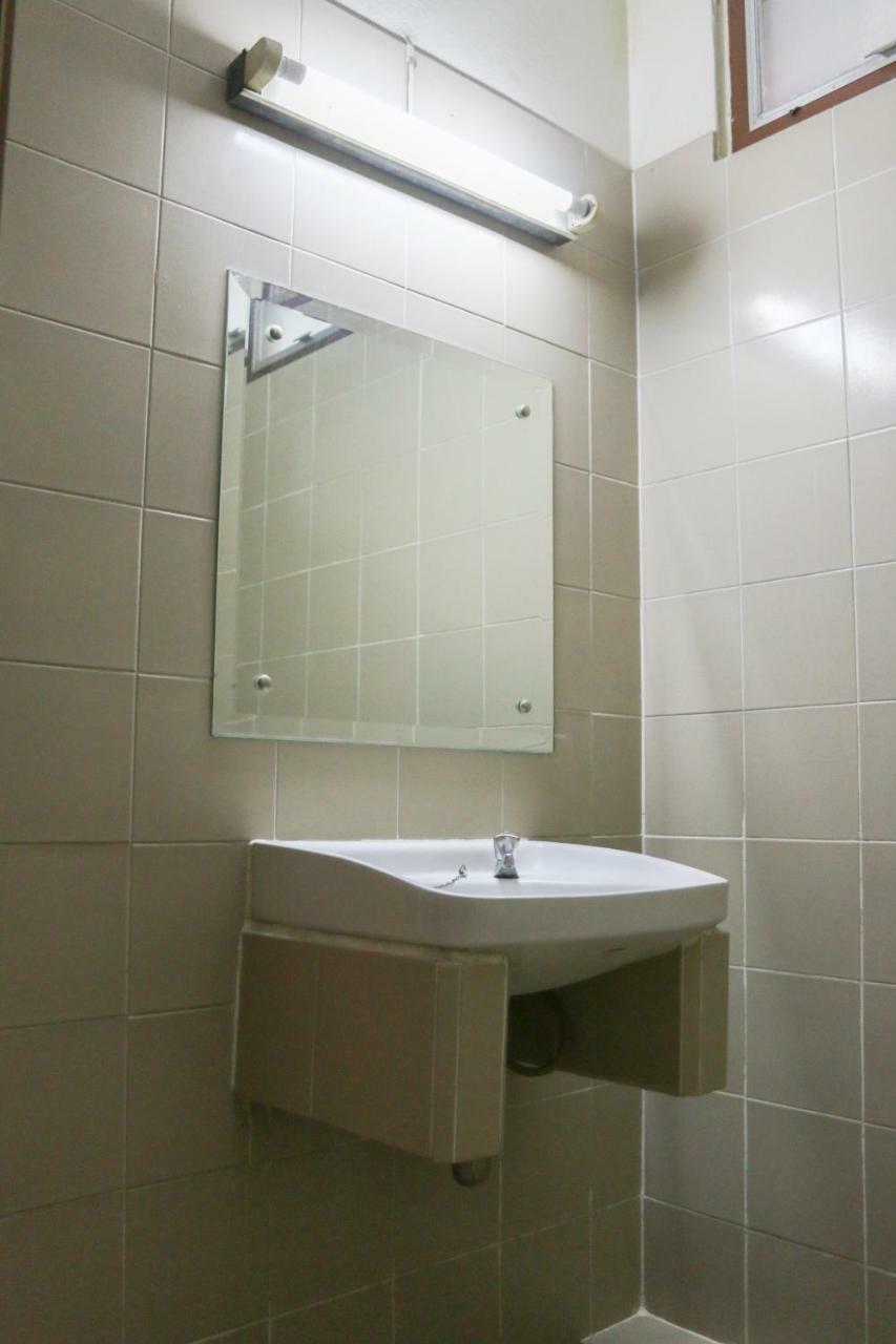 Nakornping Hotel Bangkok Bagian luar foto