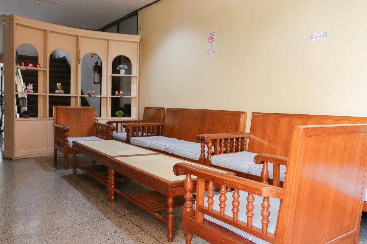Nakornping Hotel Bangkok Bagian luar foto