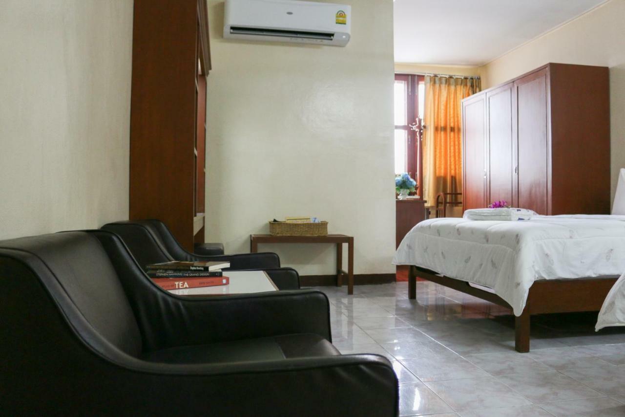 Nakornping Hotel Bangkok Bagian luar foto