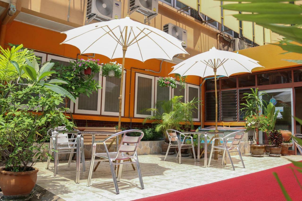 Nakornping Hotel Bangkok Bagian luar foto
