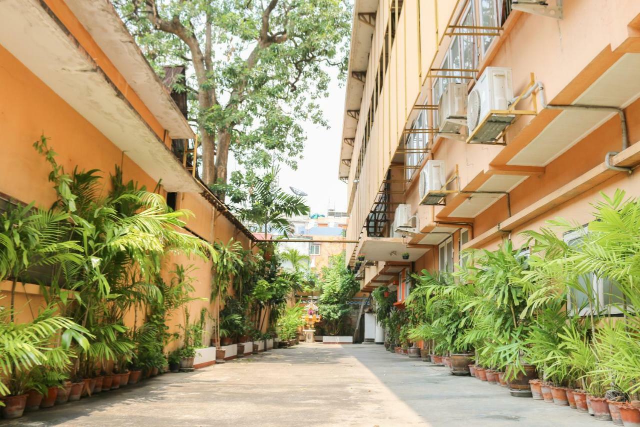 Nakornping Hotel Bangkok Bagian luar foto