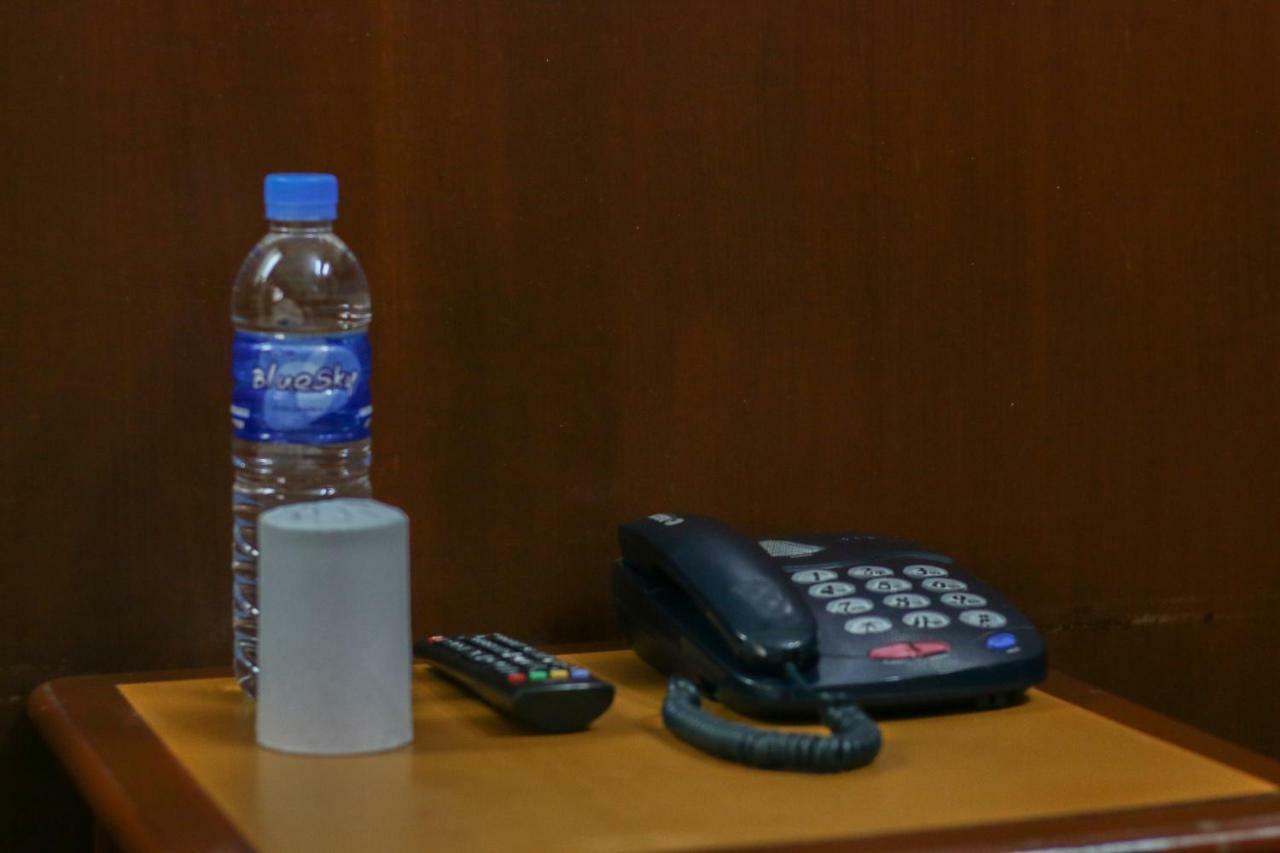 Nakornping Hotel Bangkok Bagian luar foto