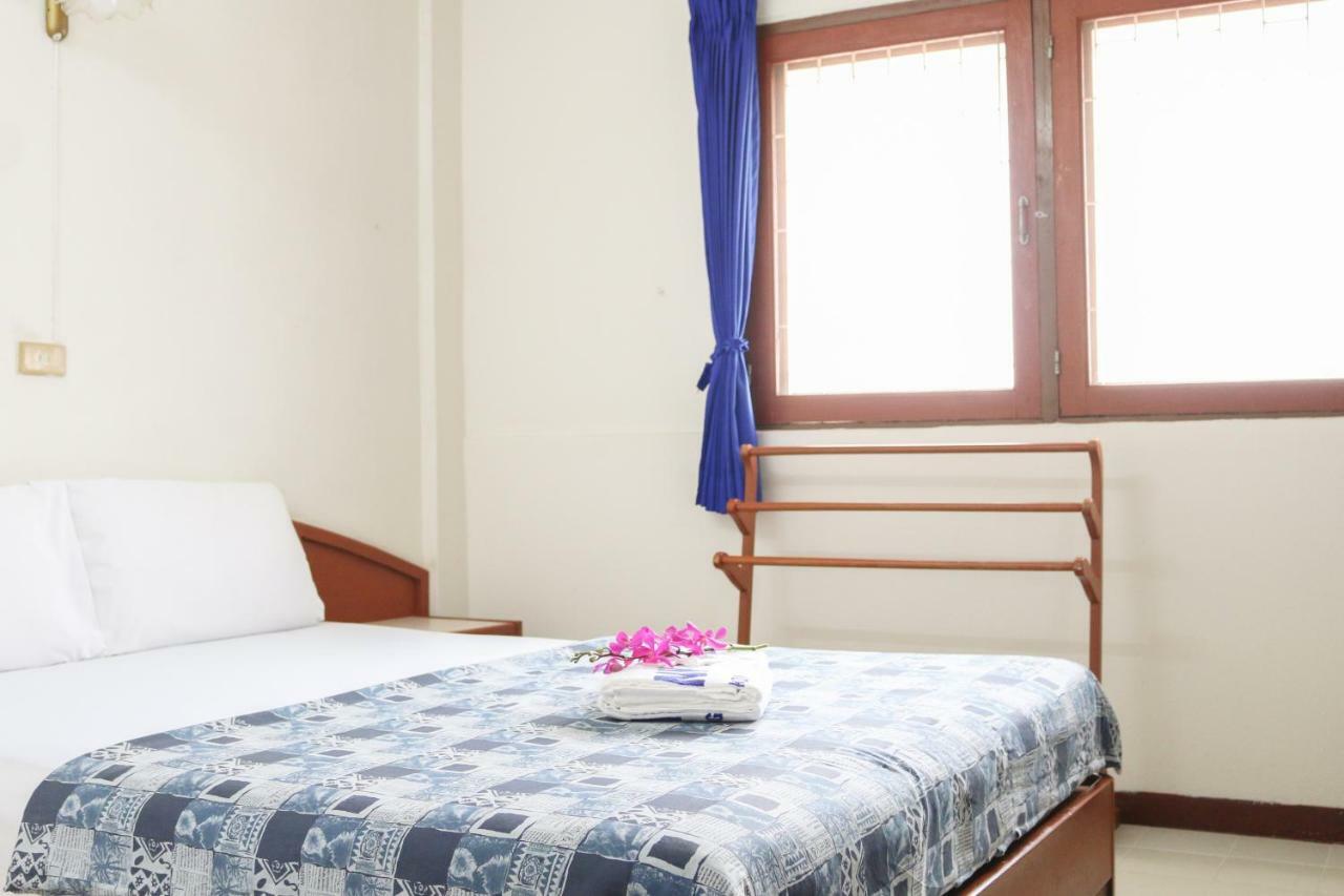 Nakornping Hotel Bangkok Bagian luar foto